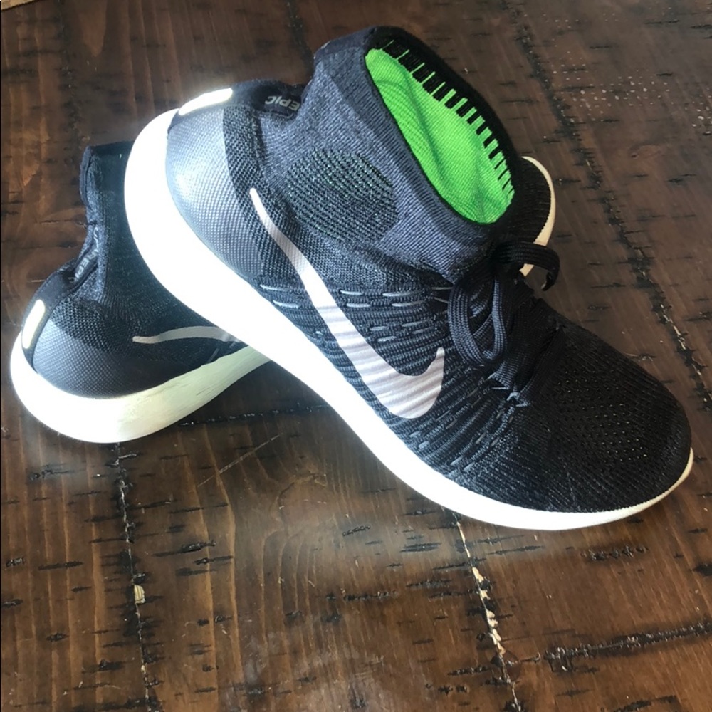 Nike running shoe men size 11,5